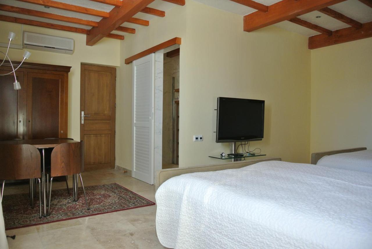 Bed and Breakfast Grand Tamaris Hosting Арль Екстер'єр фото